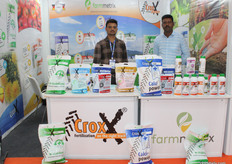 Dayanand G.S. and Venkatarama, Farmmetrix/Croxx GmbH, showcase nutrient enhances and specialty fertilisers.