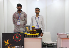 Ashwin Sequeira (R) of Honeygenics, supported by the Horticulture Department of Karnataka.