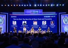 Abhinav Roy, Agriplast Tech India, moderates a panel discussion on how post-harvest challenges could be turned into opportunities.