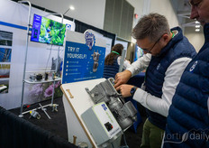 Tobias Jaggle installs the Easy Does It demo of Lock Drives