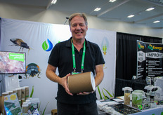 Mike Short, Ecohabitat showing the new Athetary system