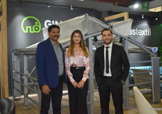 Hareesh Nair from Ginegar and the team of Sera Marketim with their sera construction.