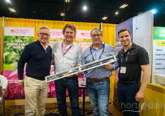 The Oreon Embrace fixture is shown by Jan Mol and Armold de Kievit, who are visited by Eric Culross and Zach Fowler, their partners from TC Controls