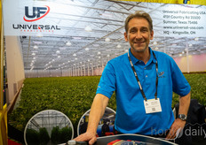 Ton Versteeg, Universal Fabricating. The company started glazin on a 25 hectare project in the Georgia: https://www.hortidaily.com/article/9810998/25-acres-greenhouse-project-in-georgia-usa-well-underway/