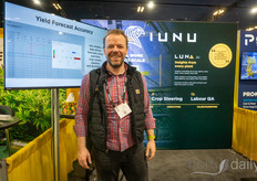 Jon Schmitz, IUNU, showing LUNA and the forecast possibilities