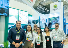 Carlos Alvarez and the team of Hidroponica Sustentable.