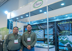 Carlos Ruiz and Arturo González, Cravo.