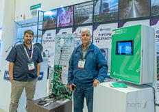 Desico: Gastón Rogowy and Rubén Gozález, showing products from GrowDirector, Mabre and others.