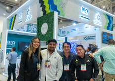 Ivonne Melendez, Alfredo Prado, Marco Cardiel and Cesar Soto, Toyo Kasei. In their booth the Biogrow / Greenfizz products, as well as Reisopack, Toyodrip, and many more.
