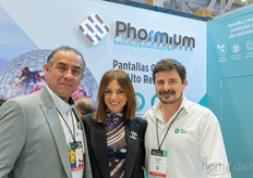 Jaime Gómez and Marta Gentile from Phormium are visited by Guillermo Baquero from NGS.