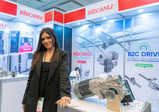 Vanessa Flores, Bizcanli.
