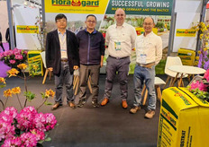 Floragard team presenting peat and substrate solutions for professional horticulture.