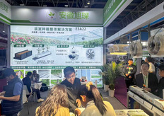 KBTECH team presenting greenhouse solutions, including cultivation troughs and ventilation systems, at the exhibition.