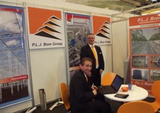 Ton Versteeg (at the laptop) and Lodewijk Wardenburg of P.L.J. Bom Group.