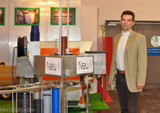 Wilfriend Hax with a new plant pot machine. www.langen-hax.de