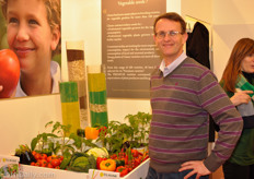 Henk Hylkema from Nickerson-Zwaan visits the H.M. Clause booth