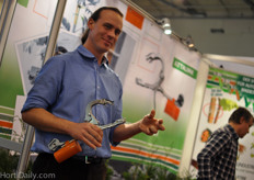 Michel Vigouroux binding machine is also suitable for bunching spring onions.