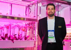 Chris Higgins from Hort Americas debuted the GreenPOD growing chamber .