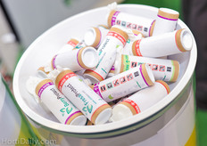 Viridaxis Fresa and Berry protect. Learn more about this innovative, low-entry crop protection at http://www.hortidaily.com/article/4363/Viridaxis-now- provides-catch-all-solution-to-aphids