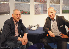 Ton van der Kooij (Van der Ende Groep) with Ronald Kloppenburg (Luiten Greenhouses), caught discussing the use of screens and vertical fans.