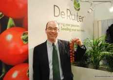 Mark Buckingham (De Ruiter) shows his favourite tomato: Juanita