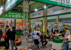 Dahan booth