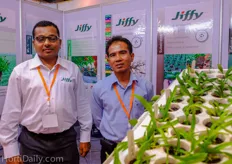 Athula Fernando from Jiffy together with distributor Chaiya Auanseng of Known-You Seed