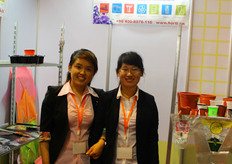 Samia Lin and Sophia Yin are present for Oboya at HortiAsia 2014 to expand Oboya's pots and packaging business in Asia.