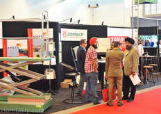 Aweta and Plantech welcoming some growers.