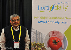 Raj Rajakumar of Millenniumsoils visiting the HortiDaily booth.