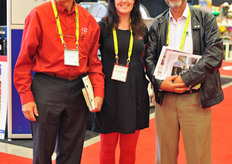 Theo Blom of the University of Guelph dep. Plant Agriculture together with Jennifer Blom of Global Horticultural Inc. and Australian consultant Graeme Smith.