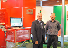 Reuven Sokol and Uri Tal of Tecto flower processing.