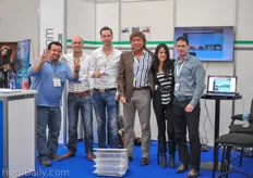 Dennis de Zeeuw (second from left) has started a new Mexican based enterprise called DQ Horti-Soluciones. He is now representing companies as Holland Gaas, Holland Scherming, Hortimat, C&E Tomato Hooks and Relab den Haan.