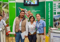 Julio Cesar Vázquez Domínguez, Hilda Vega Lóepz and Ana Patricia Castellanos from Fertilab.