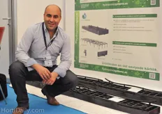 Vaghid Bagheri of J Huete Hydroponic Systems presented a new drainage system.