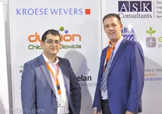 Omer Durdabak of Kroese Wevers Accountants and Mark Grobbink of ASK Consultants at the Dutch pavillion of NEC.
