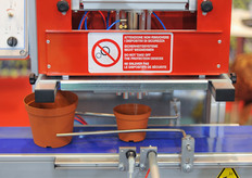 Urbinati is offering a better pot seeder. The machine can sow up to 5 or even more varieties in the same pot, all at once.