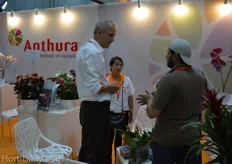 Wim Gijzen from Anthura talking to visitors. An interview with Wim Gijzen will follow on HortiDaily.com.