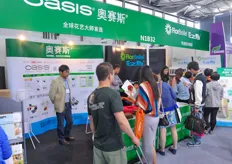 Also in China, OASIS floral foam is popular in flower arrangements. Also Oasis substrate products were promoted at the show.