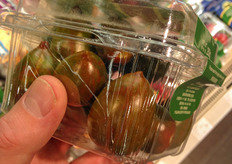 The heirloom, mini kumato plums are sold as purple cherry tomatoes. Price is 2,40 USD for a pack of 10 tomatoes: 25 cent per tomato or +/- 12,50 US/Kg. All of the produce (lettuce and greenhouse vegetables) were grown local at nearby farms in Shanghai.