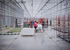 Roelands employs a large group of local workers. They are trained according to their quality and hygiene protocols.