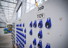 The entire greenhouse operation is managed with a Priva system. Priva FS Performance is used for the labour registration and crop work.