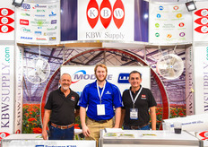 Rico Garay of Schaefer Ventilation visiting the booth of their distributor KBW Supply