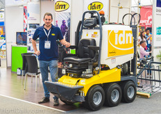 Javier Fenoy of IDM AgroMetal with the FumiMatic