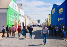 Impressive large demonstration area.