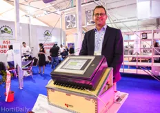 Morten Hjorth of Senmatic with the LCC4 Logic Climate Control at the booth of AgroWeld.