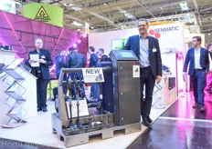 Morten Hjorth of Senmatic presented a new fertigation unit. More about this later in our newsletter.