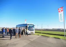 Next stop: Dinteloord, in the south of the Netherlands. The HD tour travelled here to visit the Ultra-Clima greenhouse of tomato grower RedStar,