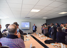 KUBO's Henk van Tuijl explaining the principles of semi-closed greenhouse cultivation within the Ultra-Clima concept.