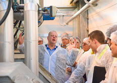 In the air treatment chamber, Henk van Tuyl explained more about the different settings in the Ultra Clima Greenhouse.
